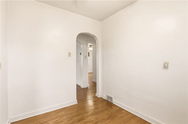 214 S Sycamore St, Mt Pleasant Boro, PA 15666