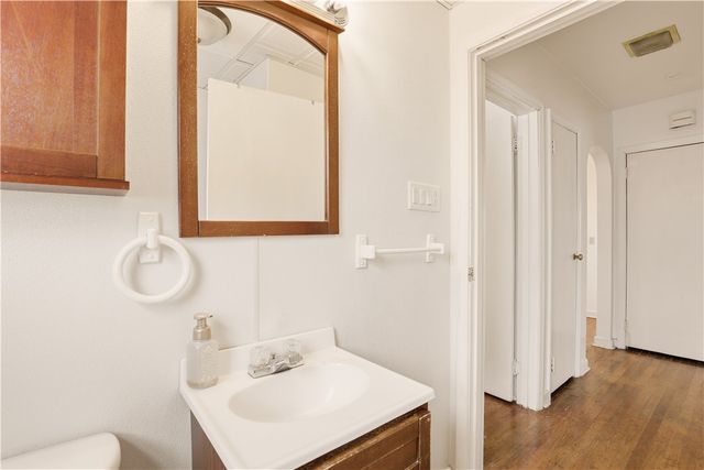 214 S Sycamore St, Mt Pleasant Boro, PA 15666
