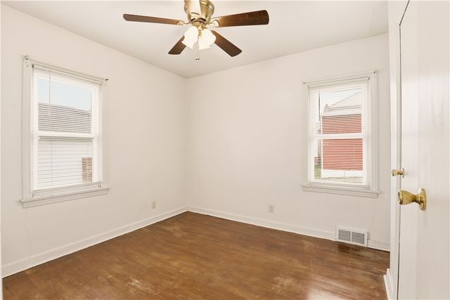 214 S Sycamore St, Mt Pleasant Boro, PA 15666