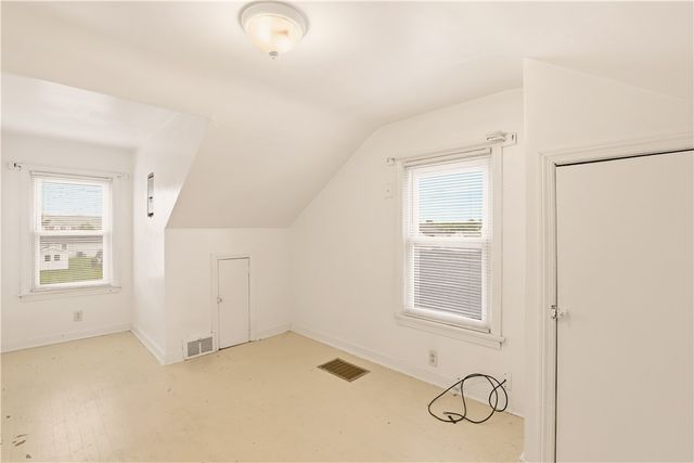 214 S Sycamore St, Mt Pleasant Boro, PA 15666