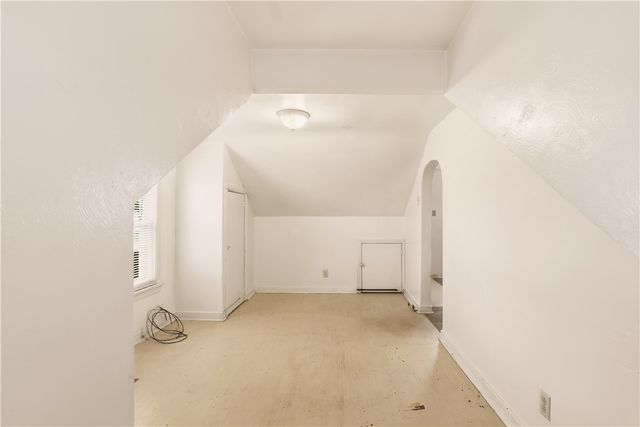 214 S Sycamore St, Mt Pleasant Boro, PA 15666