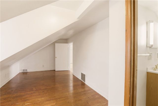 214 S Sycamore St, Mt Pleasant Boro, PA 15666