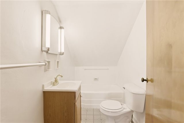 214 S Sycamore St, Mt Pleasant Boro, PA 15666