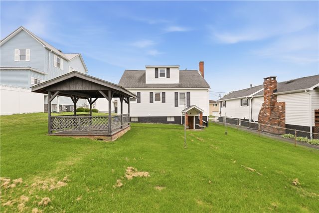 214 S Sycamore St, Mt Pleasant Boro, PA 15666
