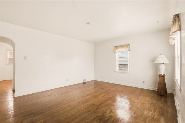 214 S Sycamore St, Mt Pleasant Boro, PA 15666