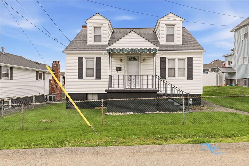214 S Sycamore St, Mt Pleasant Boro, PA 15666