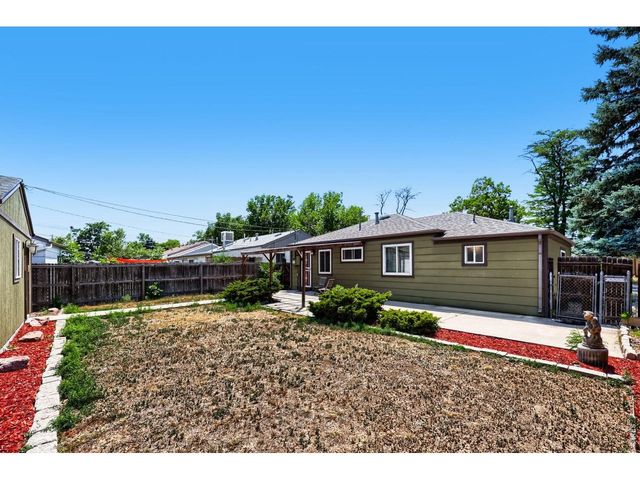 2270 Joliet St, Aurora, CO 80010