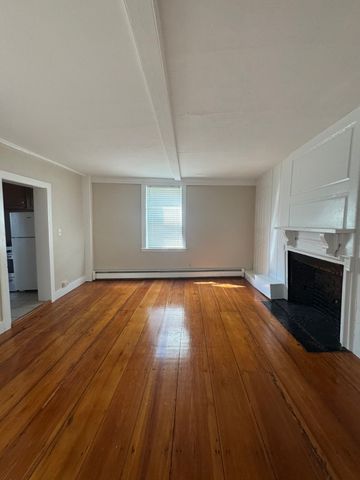 21 State 4, Marblehead, MA 01945