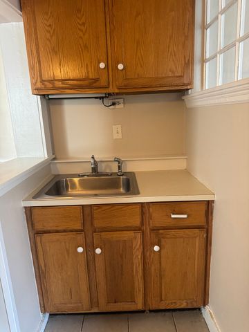 21 State 4, Marblehead, MA 01945