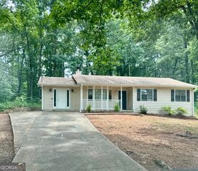 108 Hilltop Circle, Stockbridge, GA 30281