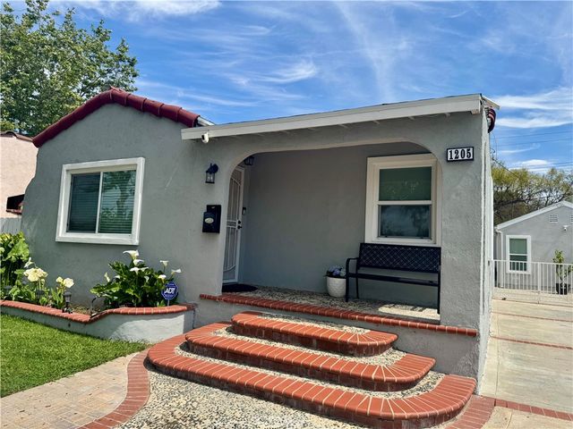 1205 S Flower, Santa Ana, CA 92707