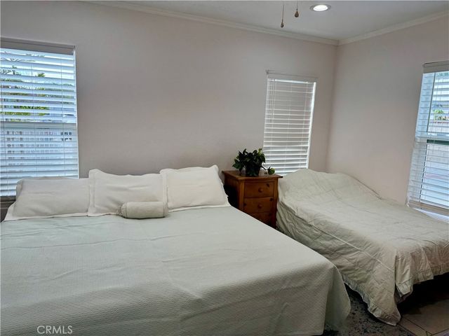 1205 S Flower, Santa Ana, CA 92707