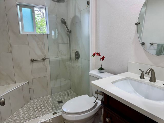 1205 S Flower, Santa Ana, CA 92707