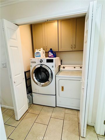 1205 S Flower, Santa Ana, CA 92707