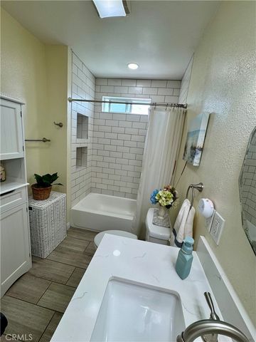 1205 S Flower, Santa Ana, CA 92707