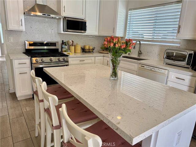 1205 S Flower, Santa Ana, CA 92707