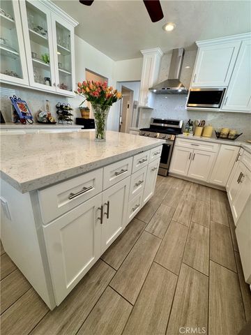 1205 S Flower, Santa Ana, CA 92707