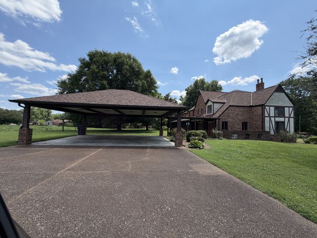 202 Oak Hill Dr, Mcminnville, TN 37110