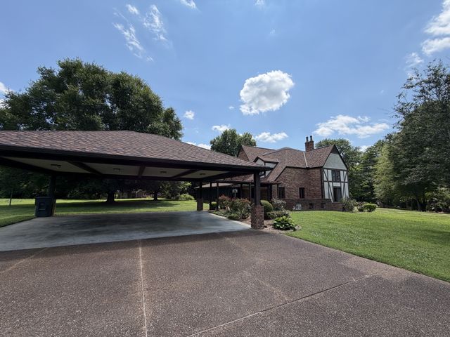 202 Oak Hill Dr, Mcminnville, TN 37110
