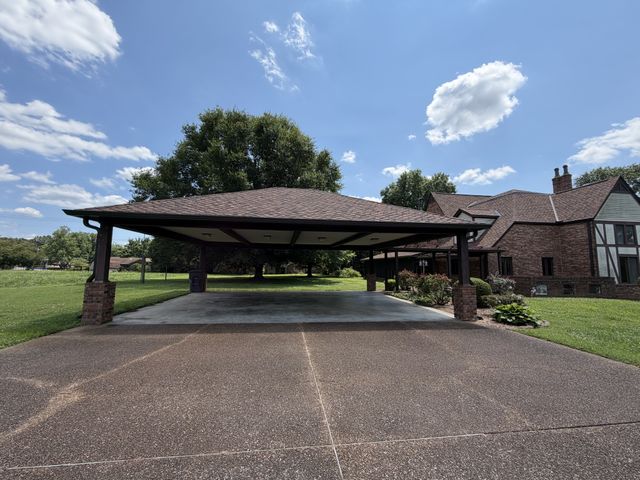 202 Oak Hill Dr, Mcminnville, TN 37110