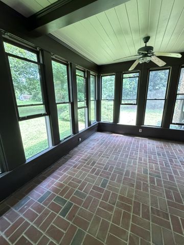 202 Oak Hill Dr, Mcminnville, TN 37110