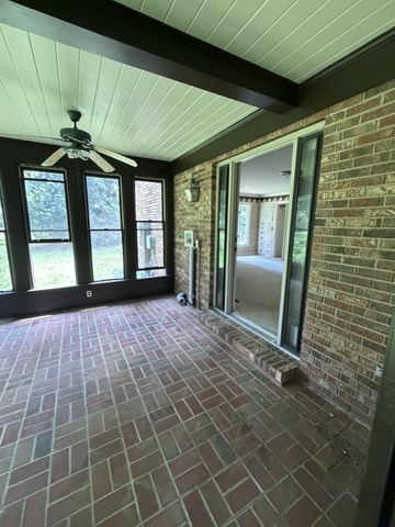 202 Oak Hill Dr, Mcminnville, TN 37110