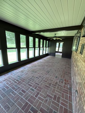 202 Oak Hill Dr, Mcminnville, TN 37110