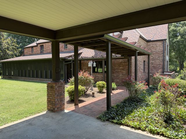 202 Oak Hill Dr, Mcminnville, TN 37110