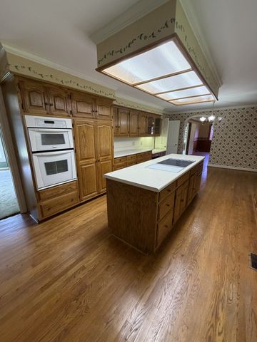 202 Oak Hill Dr, Mcminnville, TN 37110