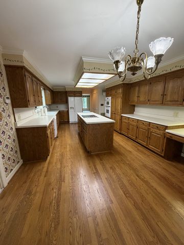 202 Oak Hill Dr, Mcminnville, TN 37110
