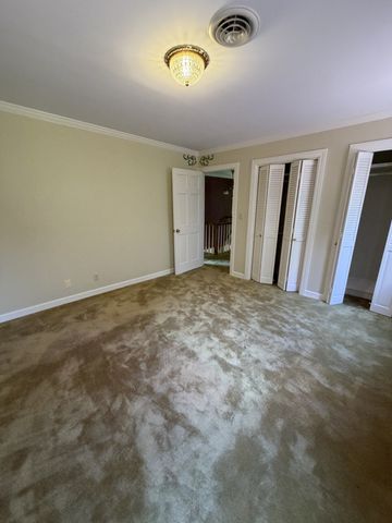 202 Oak Hill Dr, Mcminnville, TN 37110