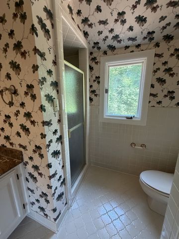 202 Oak Hill Dr, Mcminnville, TN 37110