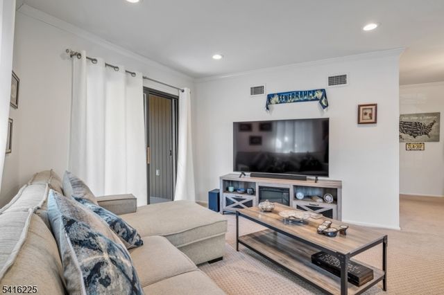 181 Long Hill Road 12, Little Falls Twp., NJ 07424