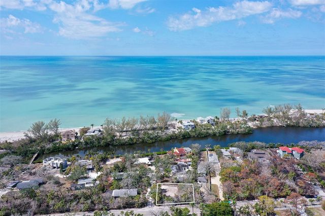 8504 HERON LAGOON CIRCLE, Sarasota, FL 34242