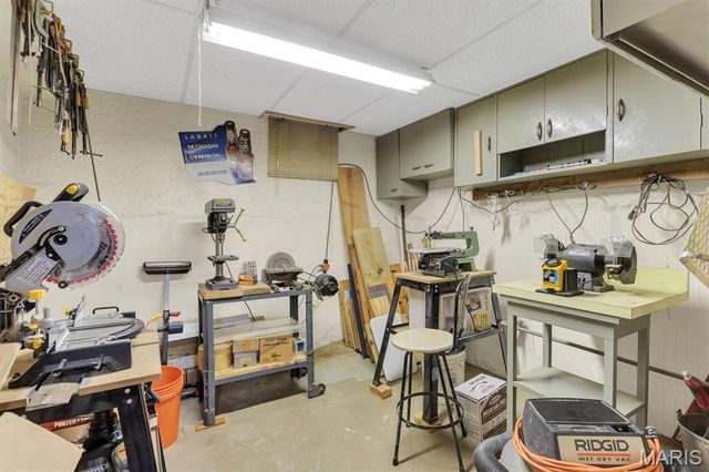 415 Wesley Avenue, Ferguson, MO 63135