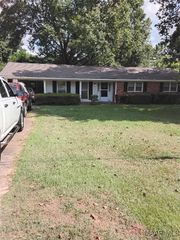 22 Glendale Drive, Selma, AL 36701