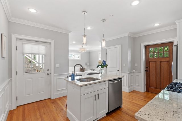 41 Washington B, Newburyport, MA 01950