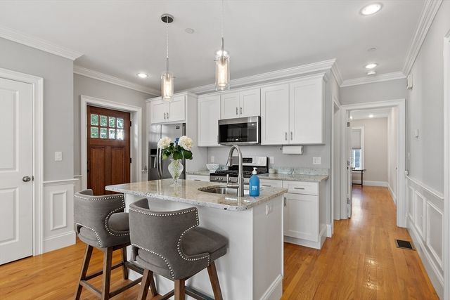 41 Washington B, Newburyport, MA 01950