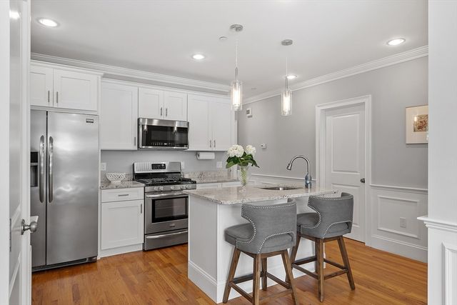 41 Washington B, Newburyport, MA 01950