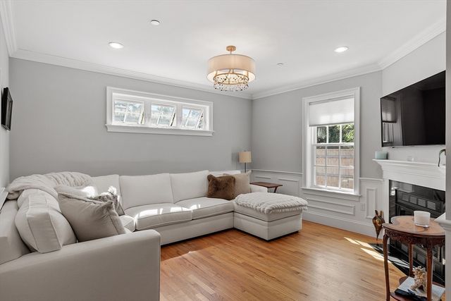 41 Washington B, Newburyport, MA 01950