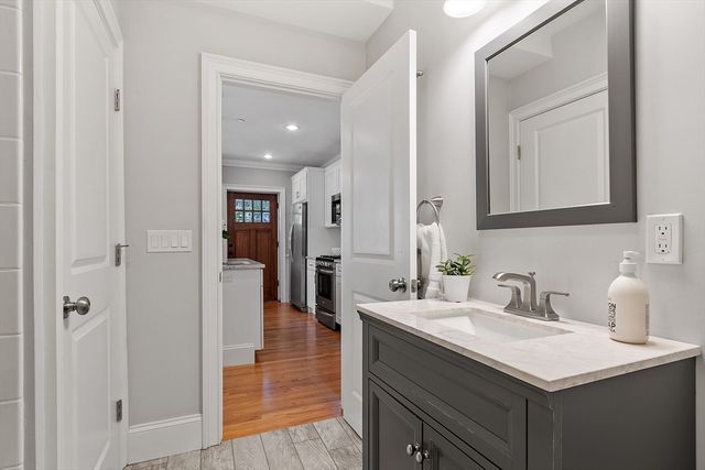 41 Washington B, Newburyport, MA 01950