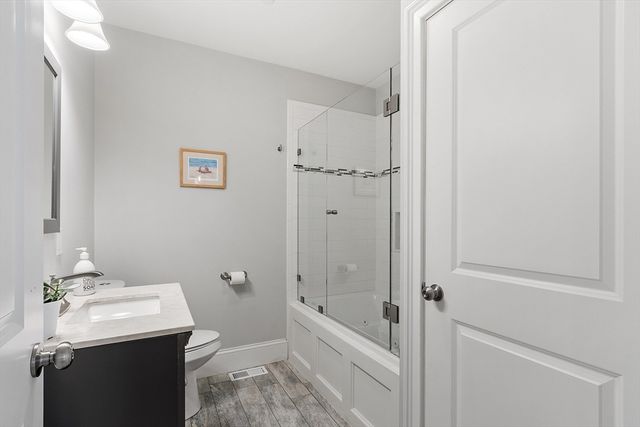 41 Washington B, Newburyport, MA 01950