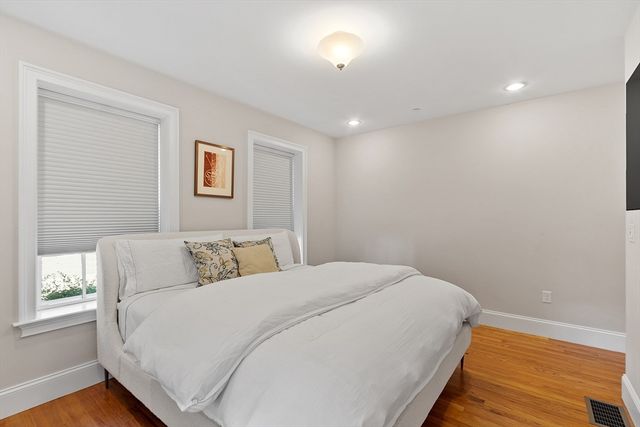 41 Washington B, Newburyport, MA 01950