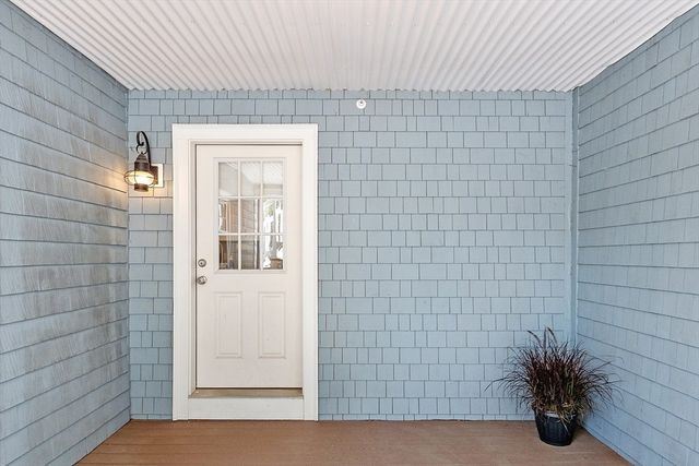 41 Washington B, Newburyport, MA 01950