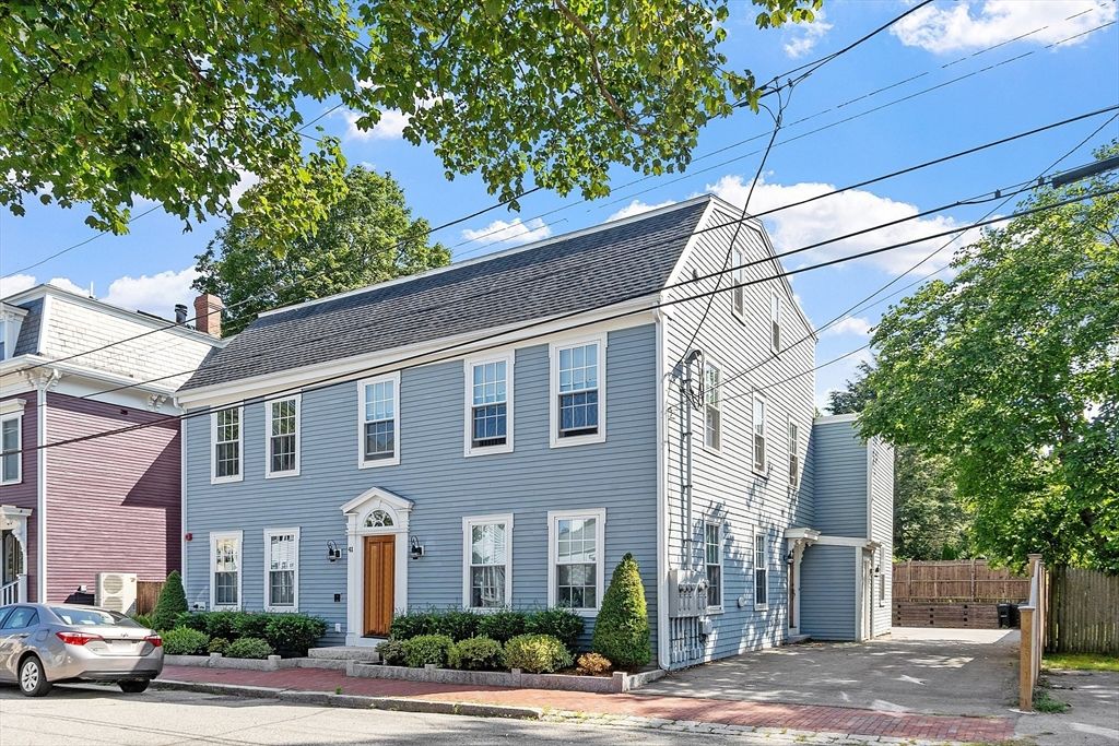 41 Washington B, Newburyport, MA 01950