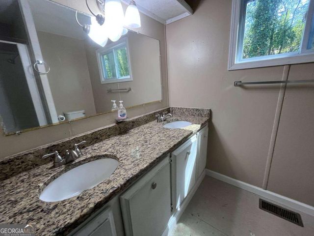 3206 Lakeland Lane, Gainesville, GA 30506