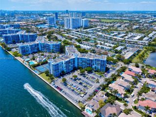 1000 Parkview Dr 412, Hallandale Beach, FL 33009