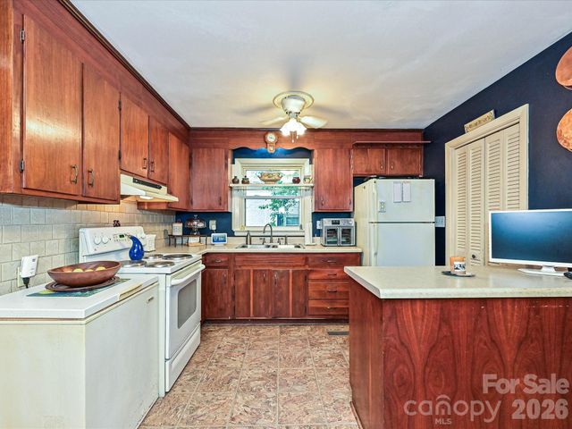 720 Aintree Road, Charlotte, NC 28215