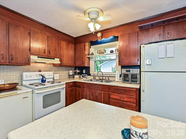 720 Aintree Road, Charlotte, NC 28215