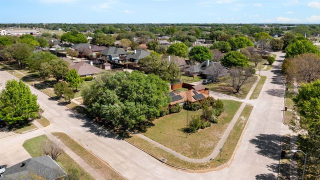 201 Brian Way, Red Oak, TX 75154